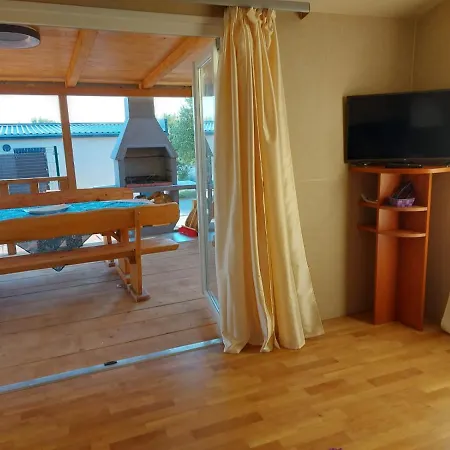 Camp Maslina 3* Пакоштане